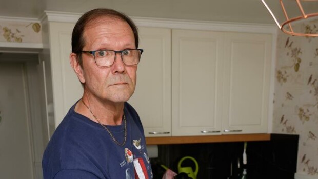 Salamaniskusta ihmeen kaupalla selviytynyt Erkki Vanhala: Vuosien taistelu vakuutusyhtiötä vastaan – ” ”Perkele, kun pistää vihaksi!” Erkki Vanhala