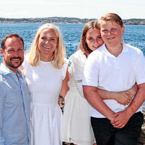 Sverre selvitti tiensä hyvämaineiseen lukioon. Sverre selvitti tiensä hyvämaineiseen lukioon.
