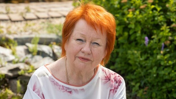 Tuija Piepponen tyrmää ennakkoluulot suomalaisista: ”Kutsun sitä suomalaisuuden merkkivaatteeksi” Tuija Piepponen