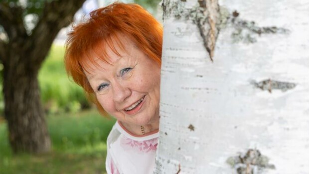 Sinkkuna yli 20 vuotta! Näyttelijä Tuija Piepponen: Herrahenkilöt eivät pysy matkassa! Tuija Piepponen