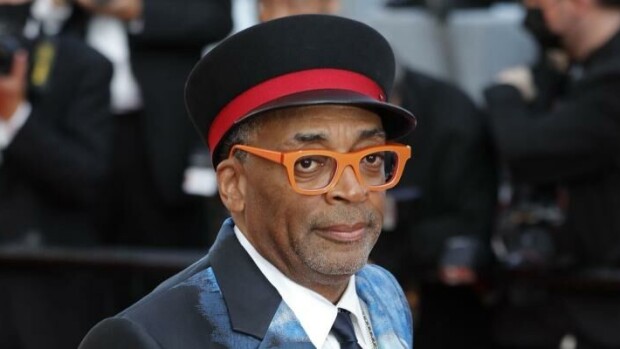 Ohjaajasupertähti Spike Lee Suomessa! Teki yllätysvierailun helsinkiläisravintolaan – tällaisen menun Hollywood-ohjaaja nautti: 'Spikella on todellakin jalat maassa!' Spike Lee