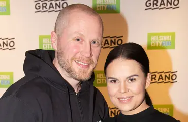 Juuri naimisiin mennyt Hannes Hyvönen jakoi somessa uusia kuvia häistään Netta-vaimon kanssa - katso upeat otokset!