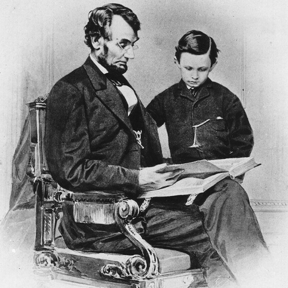 Tom Hanks 65 vuotta - tiesitkö näitä faktoja näyttelijätähdestä? Kärsii vakavasta sairaudesta ja on koukussa todella erikoiseen asiaan! Abraham Lincoln