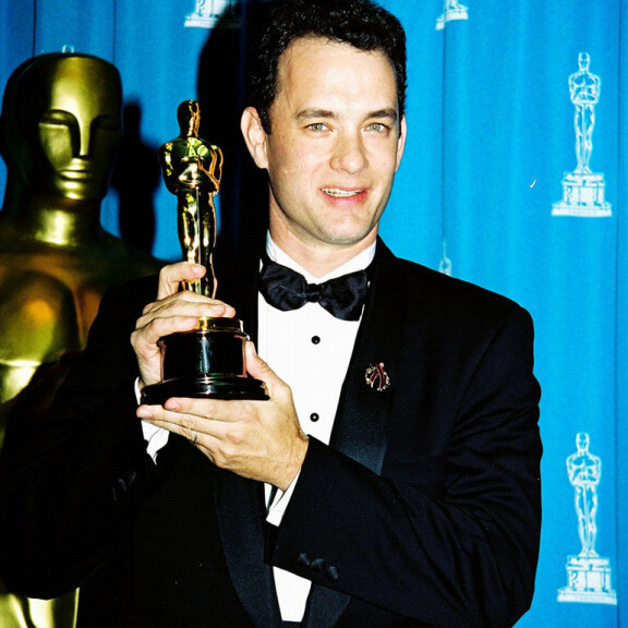 Tom Hanks 65 vuotta - tiesitkö näitä faktoja näyttelijätähdestä? Kärsii vakavasta sairaudesta ja on koukussa todella erikoiseen asiaan! Tom Hanks