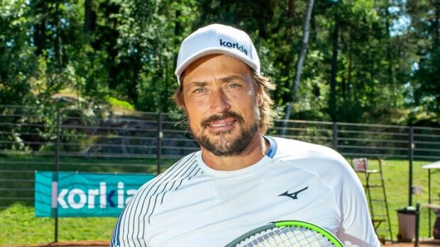 Helsingin yössä juhlinut Teemu Selänne: Tulevaisuutemme on Yhdysvalloissa! Teemu Selänne