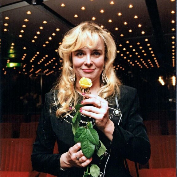 Armi kuoli 19 vuotta sitten keuhkokuumeeseen. Hän oli kuollessaan yksin kotonaan. Armi kuoli 19 vuotta sitten keuhkokuumeeseen. Hän oli kuollessaan yksin kotonaan.