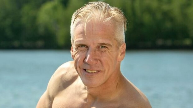 Tunnistaisitko samaksi ihmiseksi? Maajussi-Roy laihtui 12 kiloa - uskomattomat rantakuvat Roy Rissanen