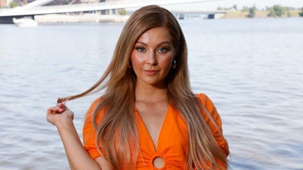 Poikaystävien esittely jännitti! Kahden äidin kasvattama missikaunotar Riikka Uusitalo: Mietin, kehtaako siitä puhua ääneen Riikka Uusitalo