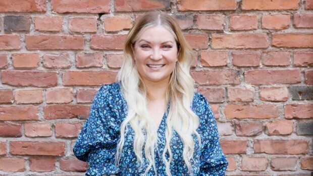Radiojuontaja Rea Tallgren naurattaa seuraajiaan paljastuksilla avioliitostaan: ”Mitä hän todellisuudessa sai…” Rea Tallgren
