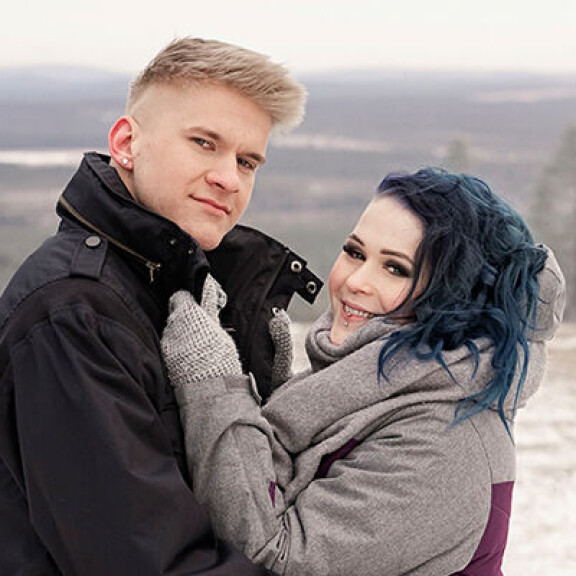 Temppareihin Julia osallistui ex-poikaystävänsä Henkan kanssa. Tis-Henkka ja Julia