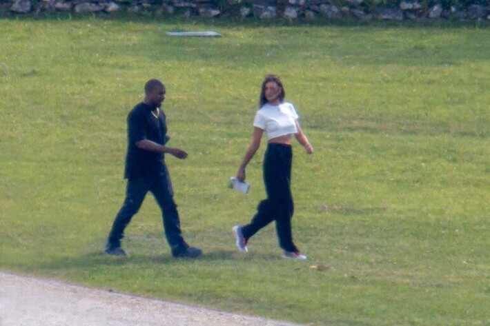 Kanye ja Irina Shayk eivät ole vielä kommentoineet romanssihuhuja.