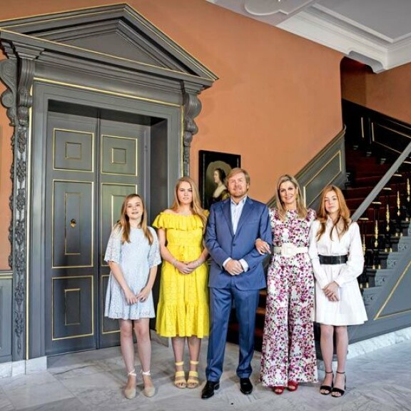 Willem-Alexander ei omista Huis ten Boschia vaan valtio. Remontit tehtiin verovaroin, mikä aiheutti julkisen keskustelun Hollannissa. Willem-Alexander ei omista Huis ten Boschia vaan valtio. Remontit tehtiin verovaroin, mikä aiheutti julkisen keskustelun Hollannissa.