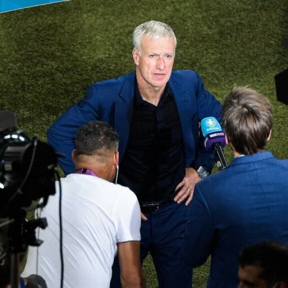 Tämä mies nauttii Juhani Tammisen rajatonta kunnioitusta. Hyvät naiset ja herrat, Didier Deschamps. Tämä mies nauttii Juhani Tammisen rajatonta kunnioitusta. Hyvät naiset ja herrat, Didier Deschamps.