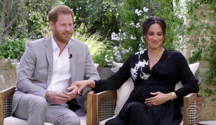 Oliko kohuhaastattelu prinssi Harryn kosto kuningatar Elisabetille? Suuttui isoäidilleen päivää aiemmin! Sussexin herttuapari Harry ja Meghan