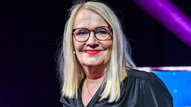 Näyttelijä Miitta Sorvalille satelee työtarjouksia: ”Maailma palkitsee minut” – eläkepäivät saavat odottaa! Miitta Sorvali