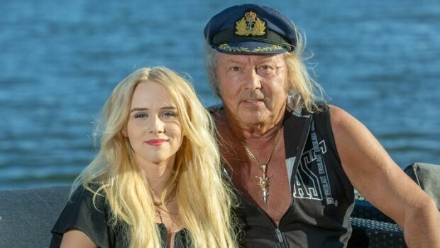 Helmi Loukasmäki viettää bikinikesää hemmottelevan Dannyn luona – harvinaiset kuvat Seiskassa! Helmi Loukasmäki ja Danny
