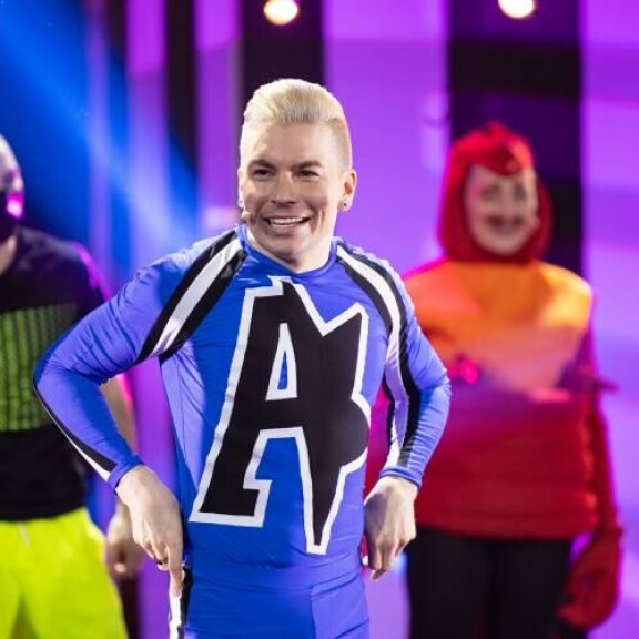 Antti Tuisku esiintyi maaliskuussa Putouksen finaalissa. Antti Tuisku esiintyi maaliskuussa Putouksen finaalissa.