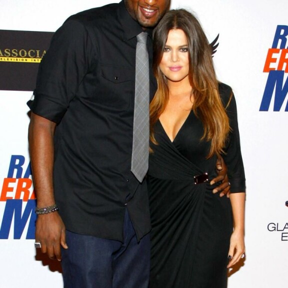 Koripalloilija Lamar Odom ja seurapiirijulkkis Khloe Kardashian olivat naimisissa neljä vuotta. Koripalloilija Lamar Odom ja seurapiirijulkkis Khloe Kardashian olivat naimisissa neljä vuotta.