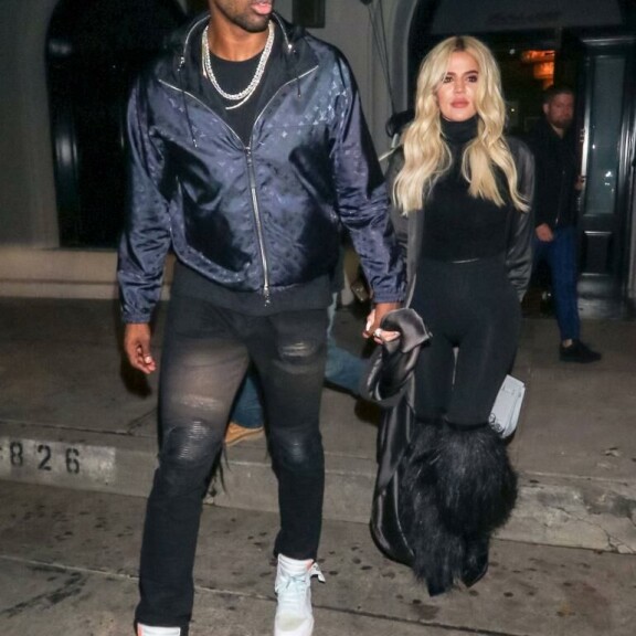 Martina Aitolehti ja Khloé Kardashian ovat kuin kaksi marjaa – elämässä yllättäviä yhtäläisyyksiä, lue koko listaus Khloe ja hänen nykyinen kumppaninsa Tristan Thompson.