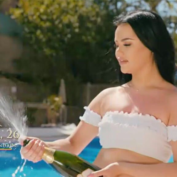 Paratiisihotelli Suomeen saapunut sinkkukaunotar pistää pakan täysin sekaisin: 'Näytän hyvältä myös takaapäin' Paratiisihotelli suomi Ella