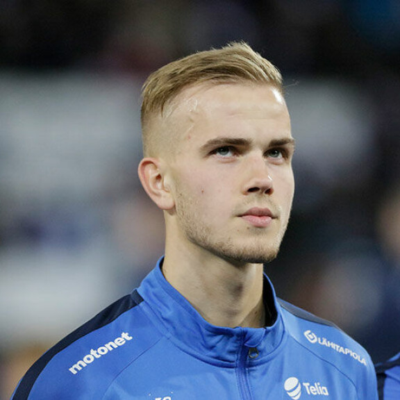 Uuh, mitä silmänruokaa, Huuhkajat! Seiska listasi jalkapallomaajoukkueen näyttävimmät mieskarkit Jasse Tuominen