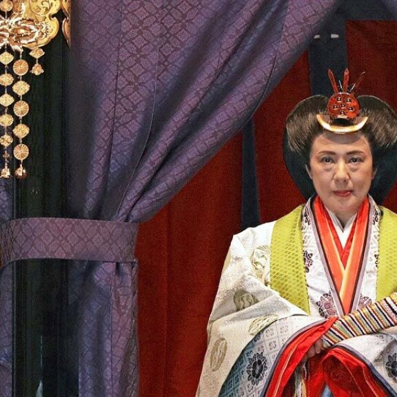 Mielenterveysongelmat piinaavat siniveriä: Ruotsin kruununprinsessa Victoria lähetettiin hoitoon – Belgian prinssi yritti itsemurhaa Masako