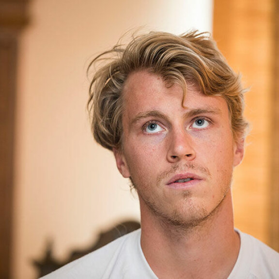 Uuh, mitä silmänruokaa, Huuhkajat! Seiska listasi jalkapallomaajoukkueen näyttävimmät mieskarkit Rasmus Schüller