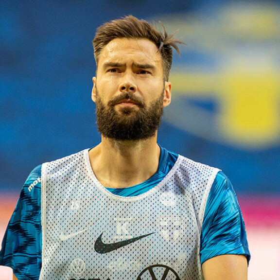 Uuh, mitä silmänruokaa, Huuhkajat! Seiska listasi jalkapallomaajoukkueen näyttävimmät mieskarkit Tim Sparv