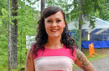 Työkuvioista suhdesutinoita! Salasuhde Mira Luotiin räjäytti levypomon avioliiton palasiksi 