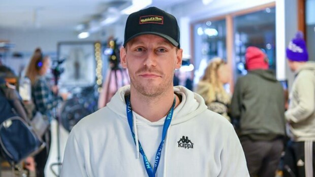 Viikon Kääk!-juorut: Niko Nousiainen nautti blondista ja auringosta – kuva! Niko Nousiainen