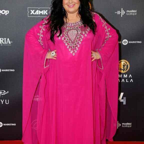 Kaija on kertonut kumppanin löytämisen olevan vaikeaa julkisuuden vuoksi. Kaija on kertonut kumppanin löytämisen olevan vaikeaa julkisuuden vuoksi.