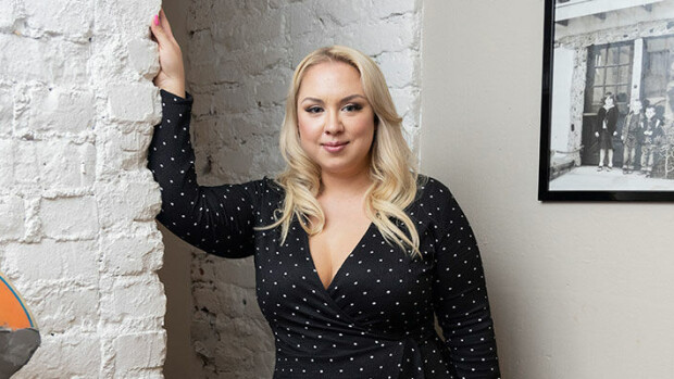 Oho, Henna Kalinaisesta kuoriutui laulaja: teki oman versionsa hittikappaleesta - tältä hän kuulostaa! Henna Kalinainen