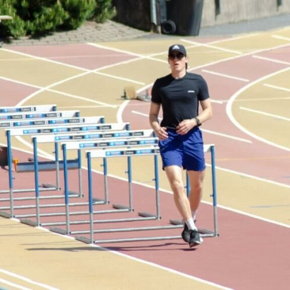 Robin on treenannut itsensä huomattavan kovaan kuntoon. Robin on treenannut itsensä huomattavan kovaan kuntoon.