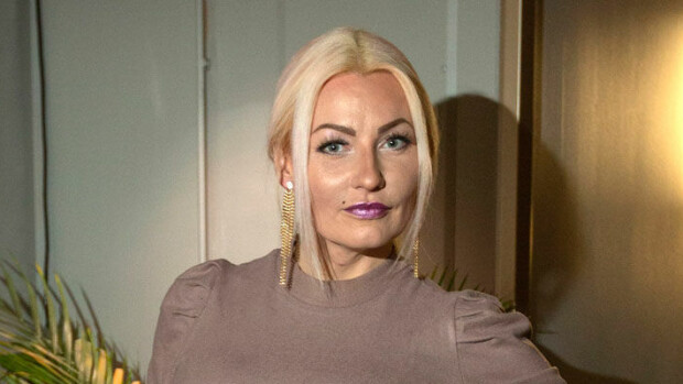 Povipommin rintavarustus räjähdysvaarassa! Marika Fingerroosin bikinit meinaavat ratketa liitoksistaan: ”Woooow!” Marika Fingerroos