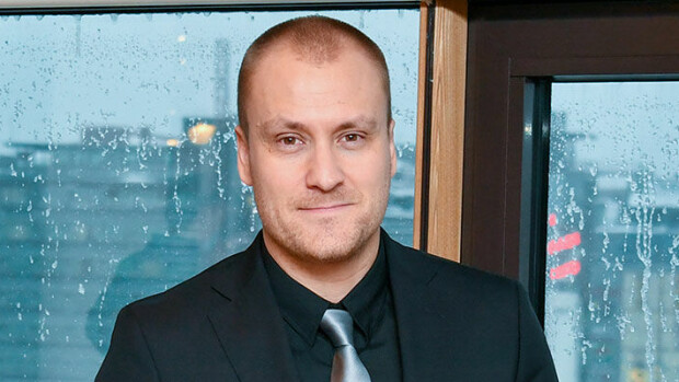 Heikki Paasosen yllätyspaljastus – meni kihloihin Marita-rakkaansa kanssa: 'En voisi olla onnellisempi!' Heikki Paasonen