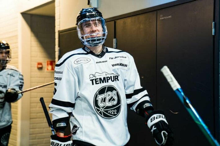 Hymypoika Eemil Viro kuuluu jo 19-vuotiaana liigakevään sensaatioihin.