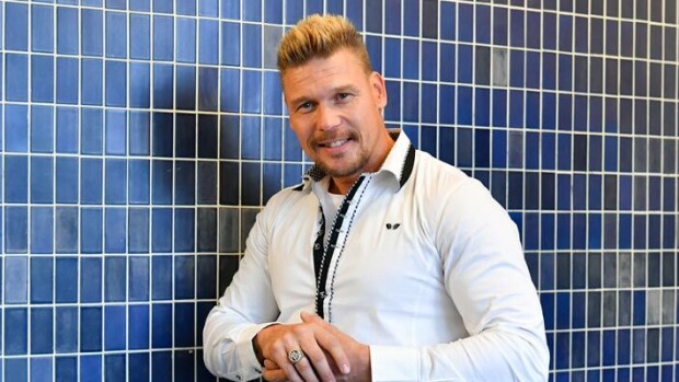 Aki Manninen jälleen myrskyn silmässä! Tosi-tv-tähden omituinen talosotku paljastui Aki Manninen