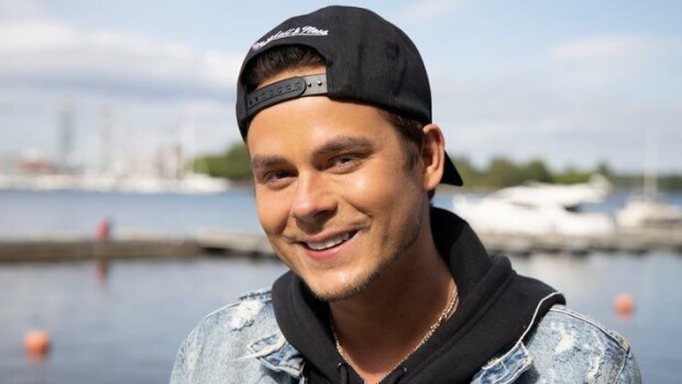 Äiti tukee Niko Saarista: Tulin kaapista ulos tekstarilla matkalla BB-taloon! Niko Saarinen