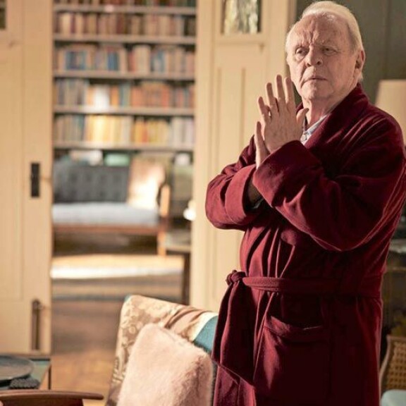 83-vuotias Anthony Hopkins on voittonsa myötä vanhin Oscar-palkinnon saaja. 83-vuotias Anthony Hopkins on voittonsa myötä vanhin Oscar-palkinnon saaja.