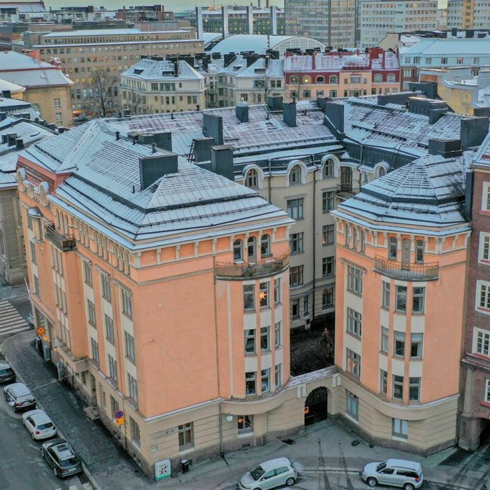 Laura Birn osti asunnon Helsingistä.