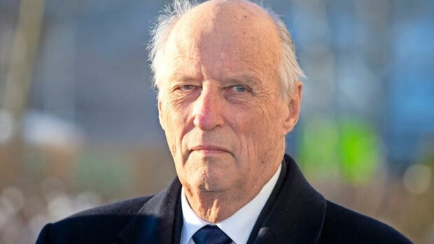 Voi ei! Kuningas Harald, 86, kaatui - katso kuvat