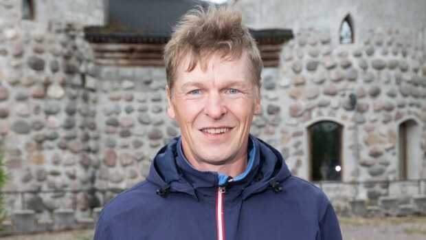 Kikattelivat kuin teinit! Toni Nieminen villiintyi shoppailureissulla: ex-mäkikotka kuherteli kauppakeskuksessa – kuvat! Toni Nieminen