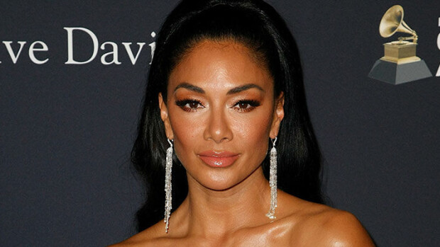 Perheenlisäyksestä haaveileva Nicole Scherzinger loistaa Havaijilla kilpaa auringon kanssa - katso bikinikuvat jumalaisesta laulajasta! Nicole Scherzinger