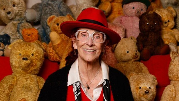 Vuoden Lottana palkittu Aira Samulin: ”Äiti kasvatti lotta-sääntöjen mukaan” – näitä kymmentä käskyä noudattamalla elää kauemmin Aira Samulin