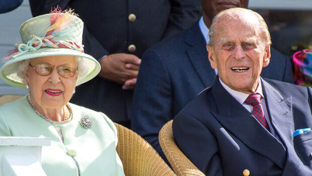 Ison-Britannian prinssi Philip, 99, on kuollut - nämä kuvat jäivät viimeisiksi Kuningatar Elisabet ja Prinssi Philip