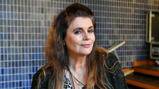 Viinit laukaisevat Riitta Väisäsen migreenikohtauksen: ”Haistan heti, jos lasissa on Chardonnayta” Riitta Väisänen