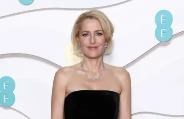 Gillian Andersonin erosta hurja kolmiodraama – prinsessa Dianan ystävä jäi rannalle