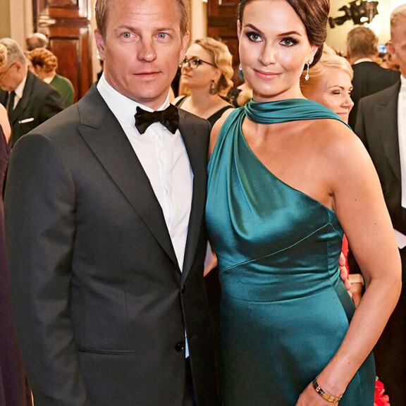 Muistatko? Minttu Räikkösen muodonmuutos hupparibilettäjästä ja Seiskan Tähtitytöstä F1-varikon tyylitaituriksi - huikeat kuvat vuosien varrelta! Kimi ja Minttu