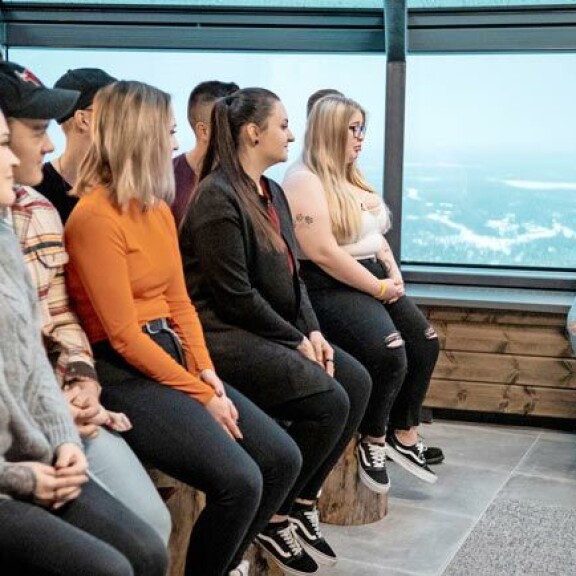 Sami on saavuttanut suosiota radiotyön lisäksi Temptation Island Suomen juontajana. Sami on saavuttanut suosiota radiotyön lisäksi Temptation Island Suomen juontajana.