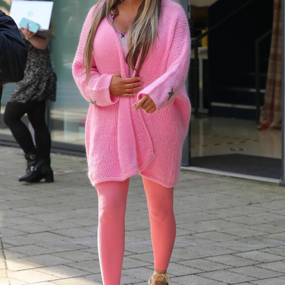 Ihmeparantuminen?! Povipommi Katie Price kertoi vammautuneensa loppuiäkseen - uudet paparazzikuvat paljastavat jotain muuta: Katso! Katie Price